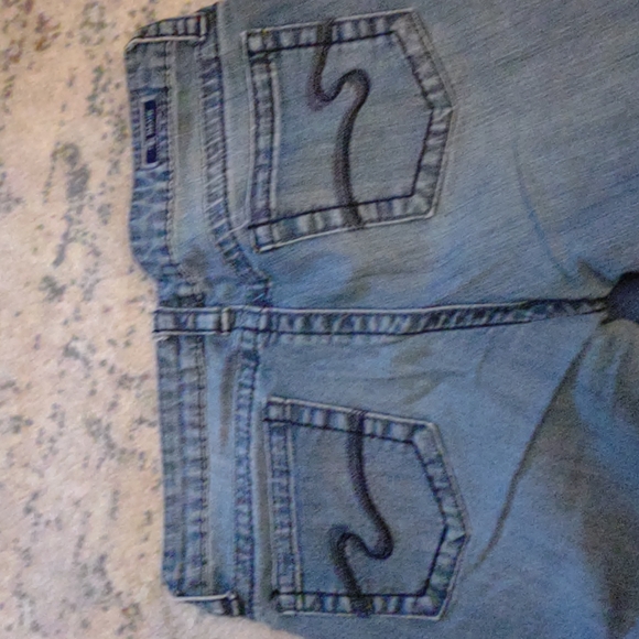 T blue jeans - Picture 2 of 3